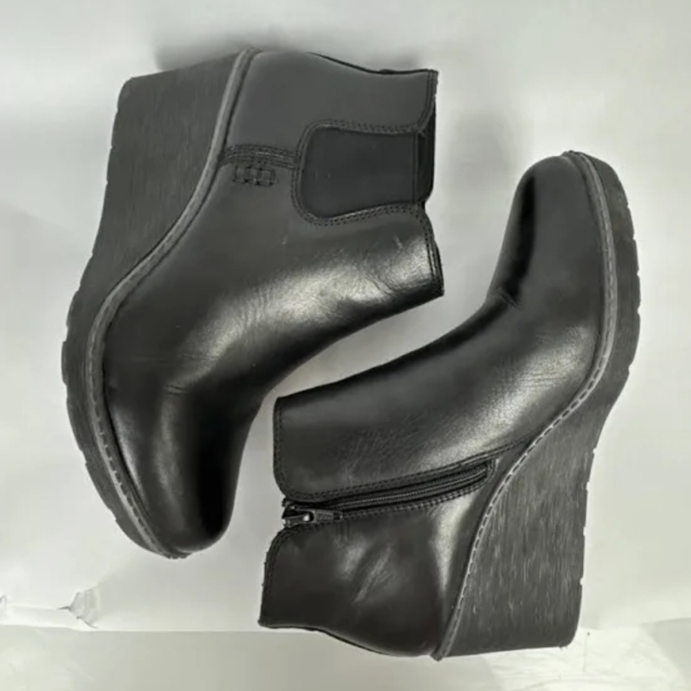 Nwot Black Wedge Ankle Boots